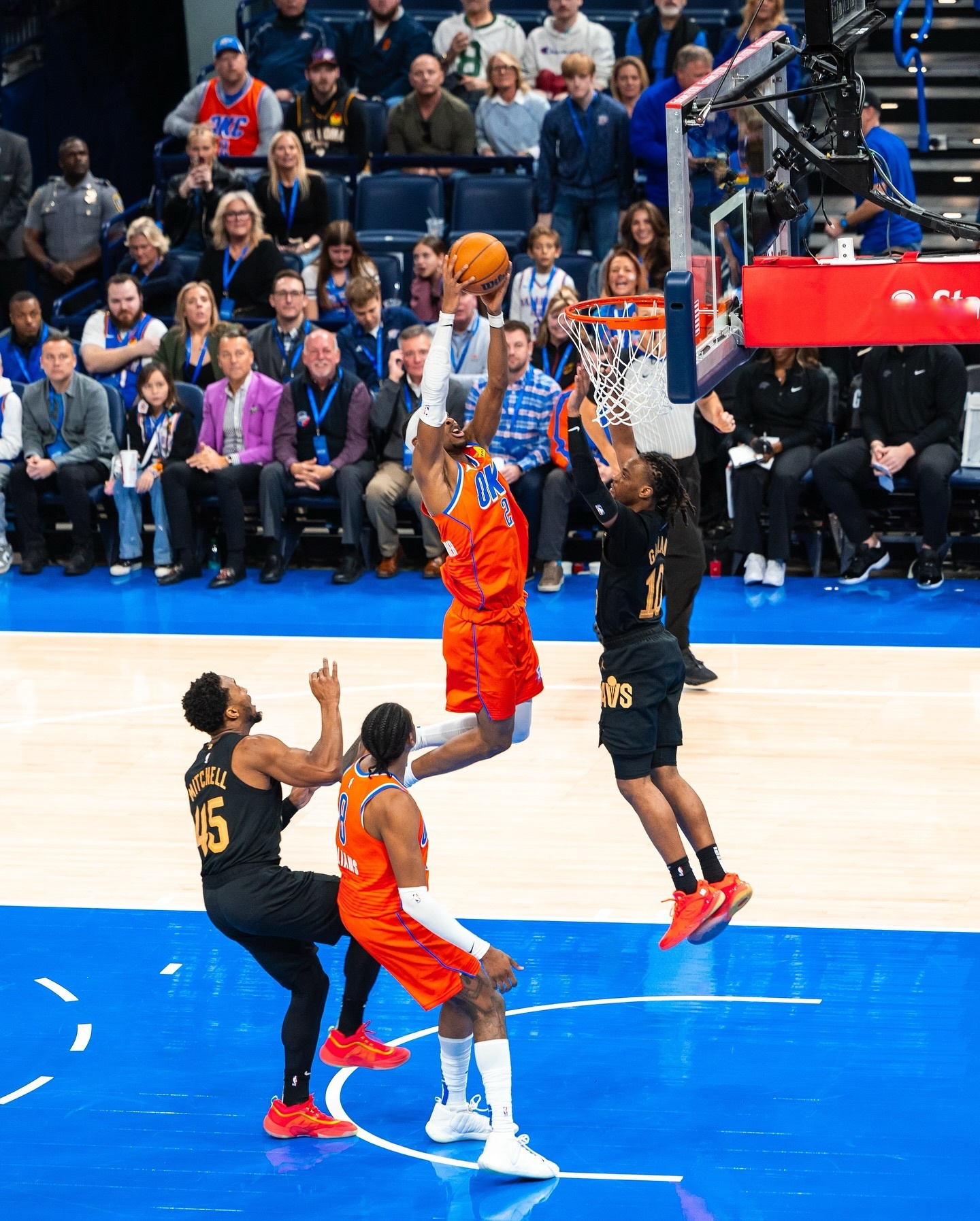 NBA季后赛雷霆击败开拓者，追平系列赛