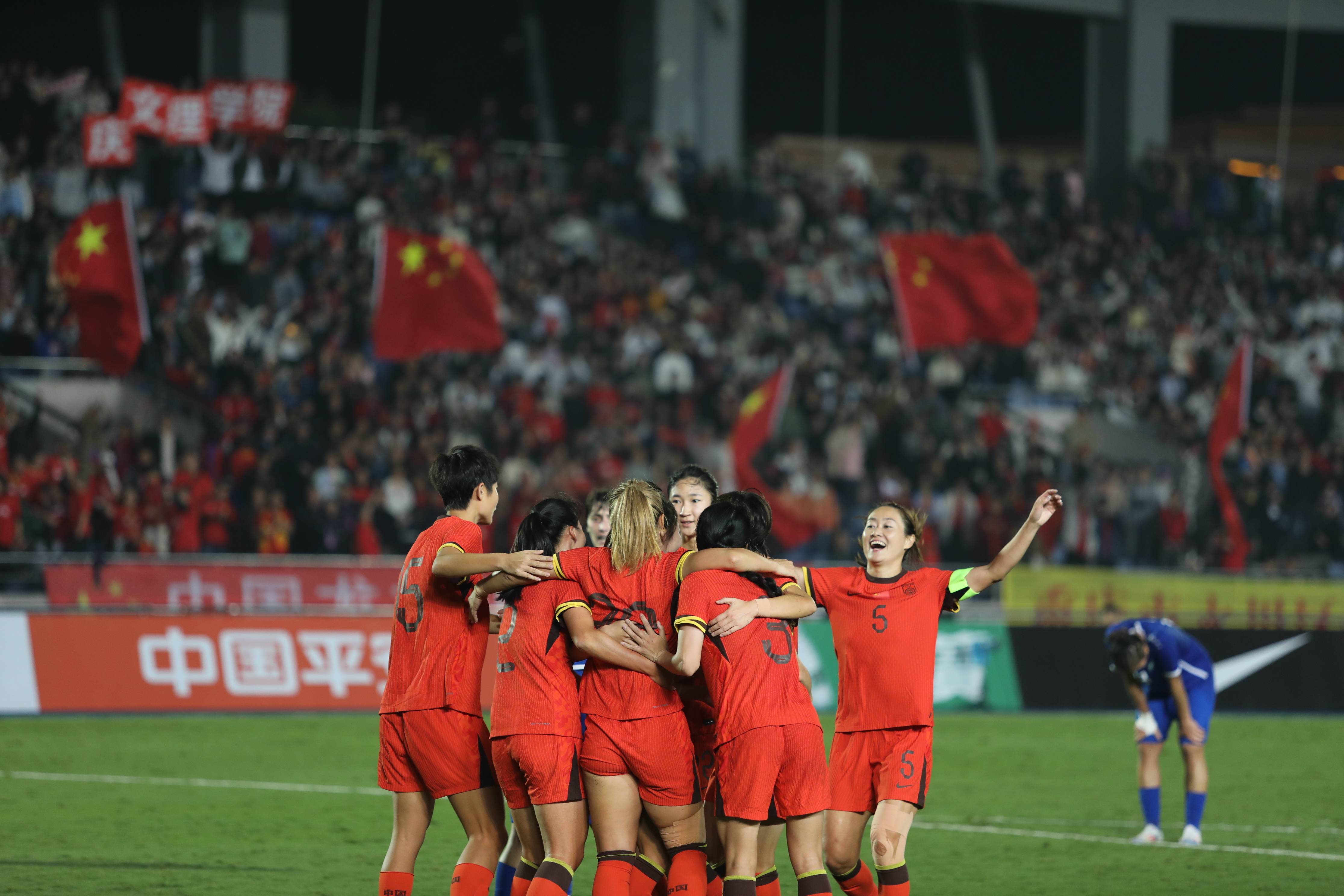 女足国家队备战决赛，训练强度明显增加