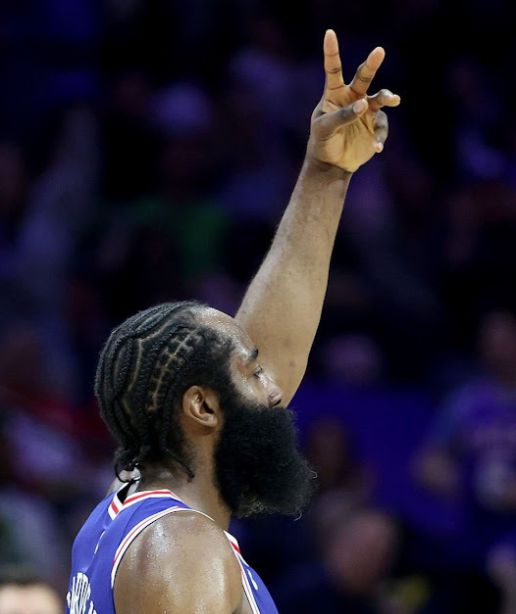 包含凯尔特人压哨三分绝杀哈登，全场球迷高呼MVP！的词条