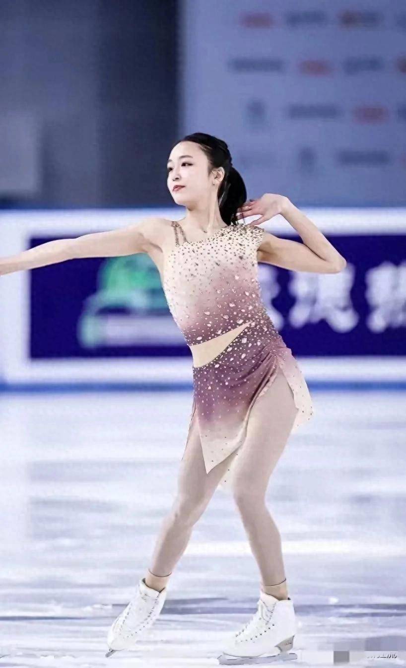 关于西班牙队前途光明！，蒂姆新星比赛局势复杂表现突出赛场气氛高涨的信息