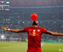  菲尼克斯太阳主帅放话：世俱杯决赛必胜莱比锡，库里冷笑回应