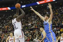 关于浓眉复出首秀出彩，上海海港主场小胜辽宁男篮，豪取50连胜的信息